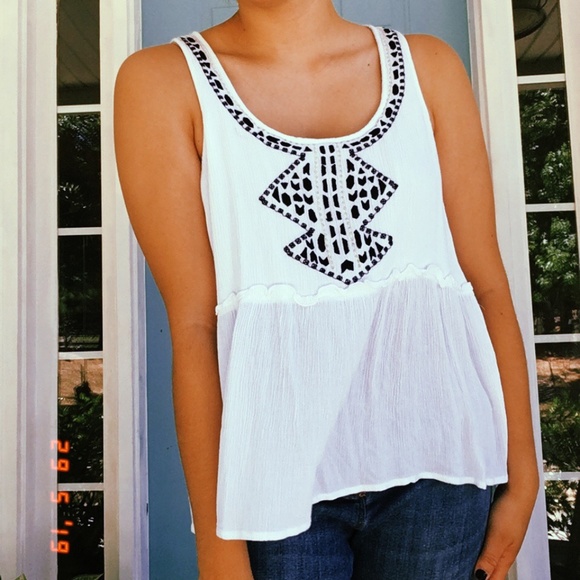 White Embroidered Tank Top - Picture 4 of 4
